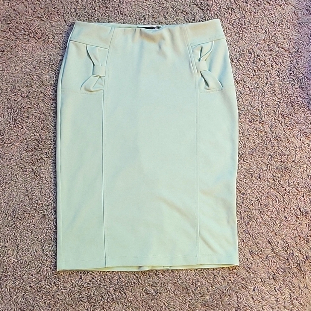 Bow detail pencil skirt